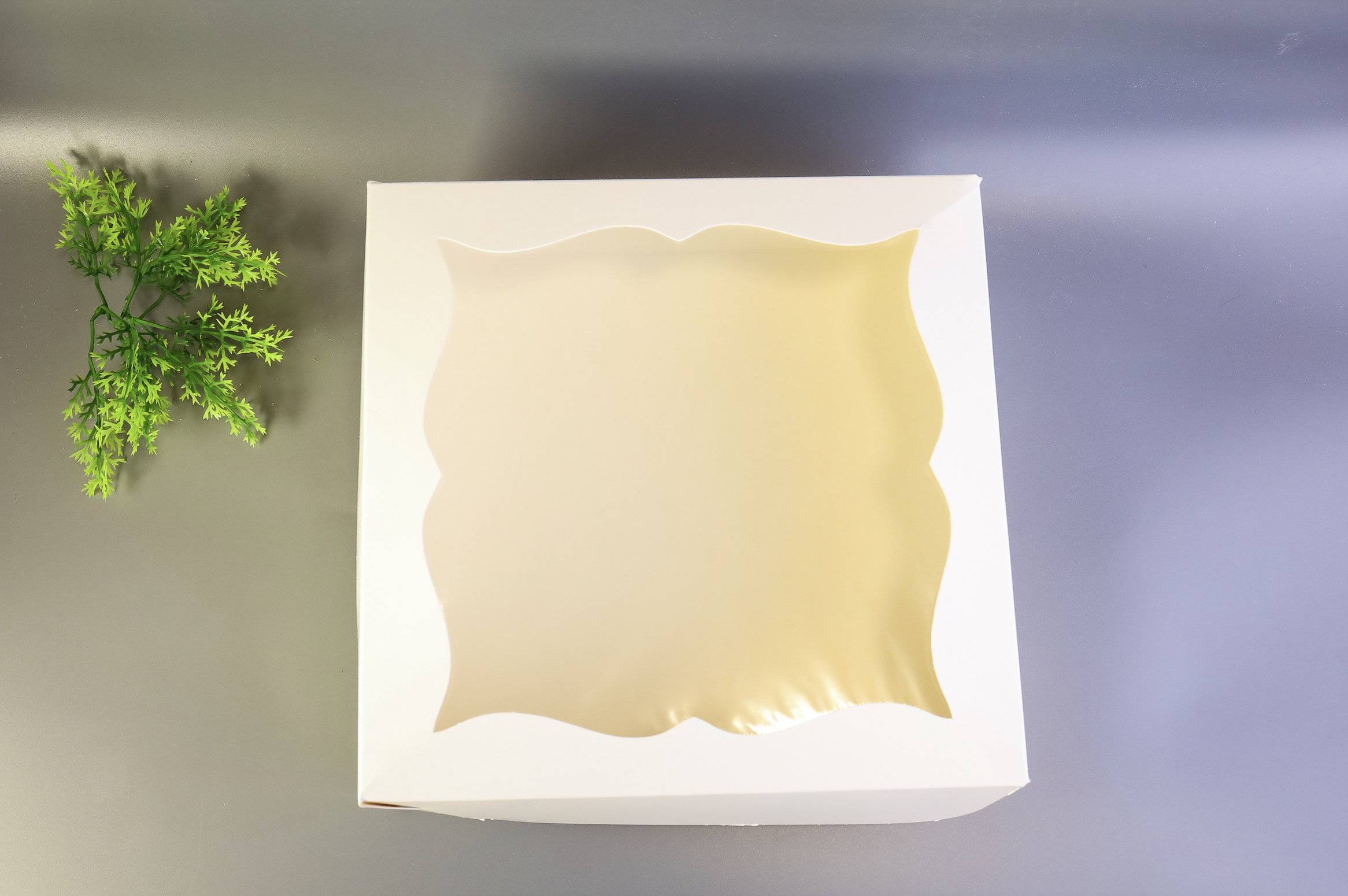 Коробка для торта с окном, белая 